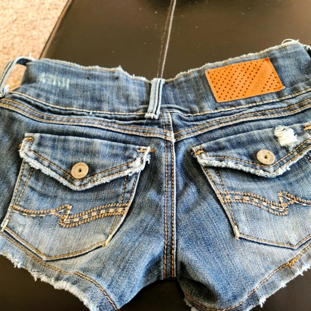 Vintage 90s Almost Famous shorts